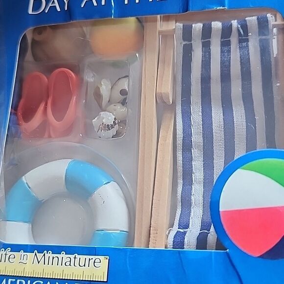 Day At The Beach Desk Top Miniature - Picture 4 of 9